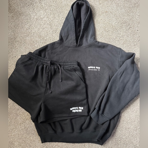 WHITE FOX Hoodie Shorts Set Two Piece Bundle Sweatshirt Shorts Boutique Black ML - Picture 2 of 5